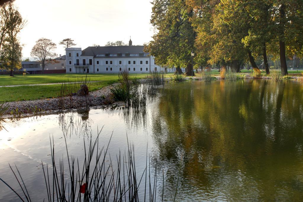 Chateau Appony Extérieur photo